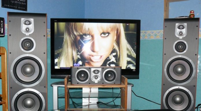 Loa JBL ES100 anh dai dien