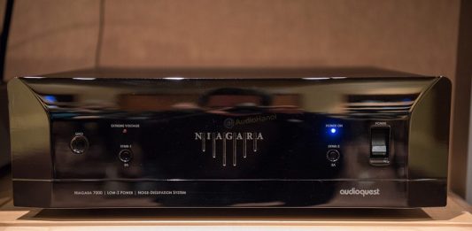 Loc nguon AudioQuest Niagara 7000 chuan
