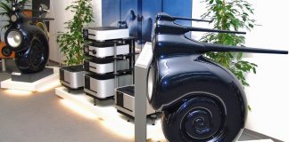 Loa B&W Nautilus chuan