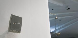 dong loa JBL Loft chuan