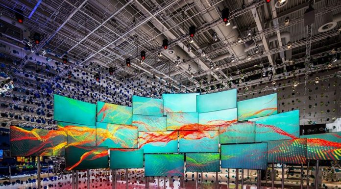 Tivi Samsung SUHD Quantum Dot KS9800 chuan