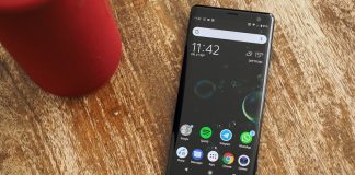dien thoai Sony Xperia XZ3 chuan