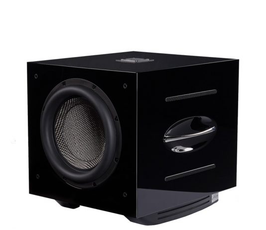 Âm trầm nghe đã tai hơn với việc trang bị mẫu loa REL Carbon Special REL Carbon Special