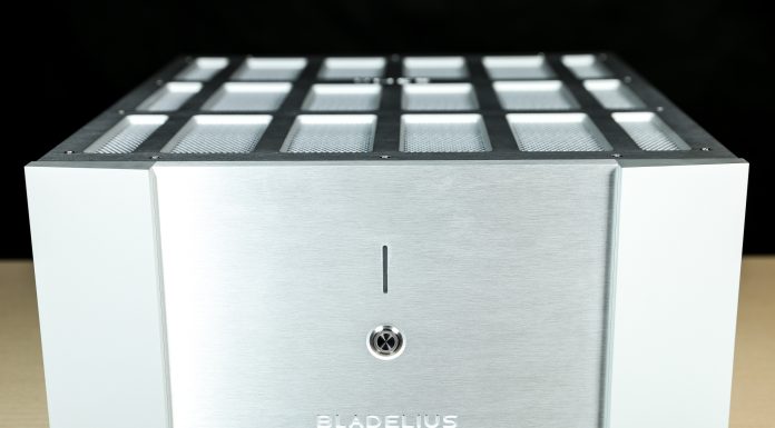 Sức mạnh khuếch đại vượt trội của những chiếc power ampli Bladelius